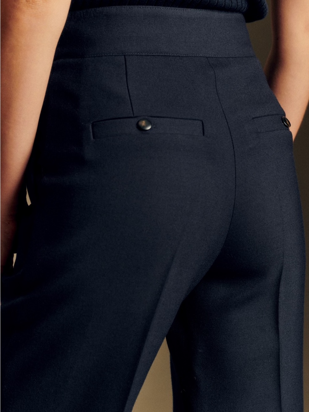 Sezane Tailored High-Waist Wide-Leg Trousers in Navy - Picture 3 of 8